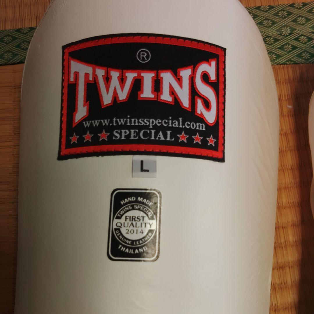 TWINS キックボクシングレガース Lサイズ ホワイト