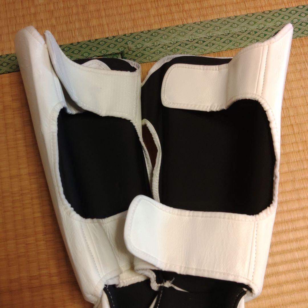 TWINS キックボクシングレガース Lサイズ ホワイト