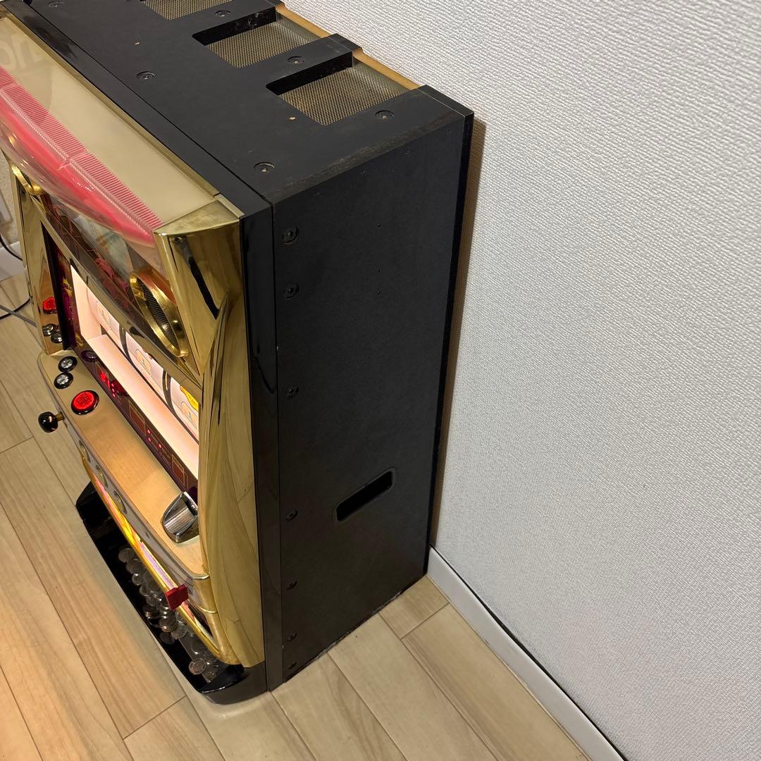 スロット実機　4号機　トゥームレイダー　レアパネル　ララ