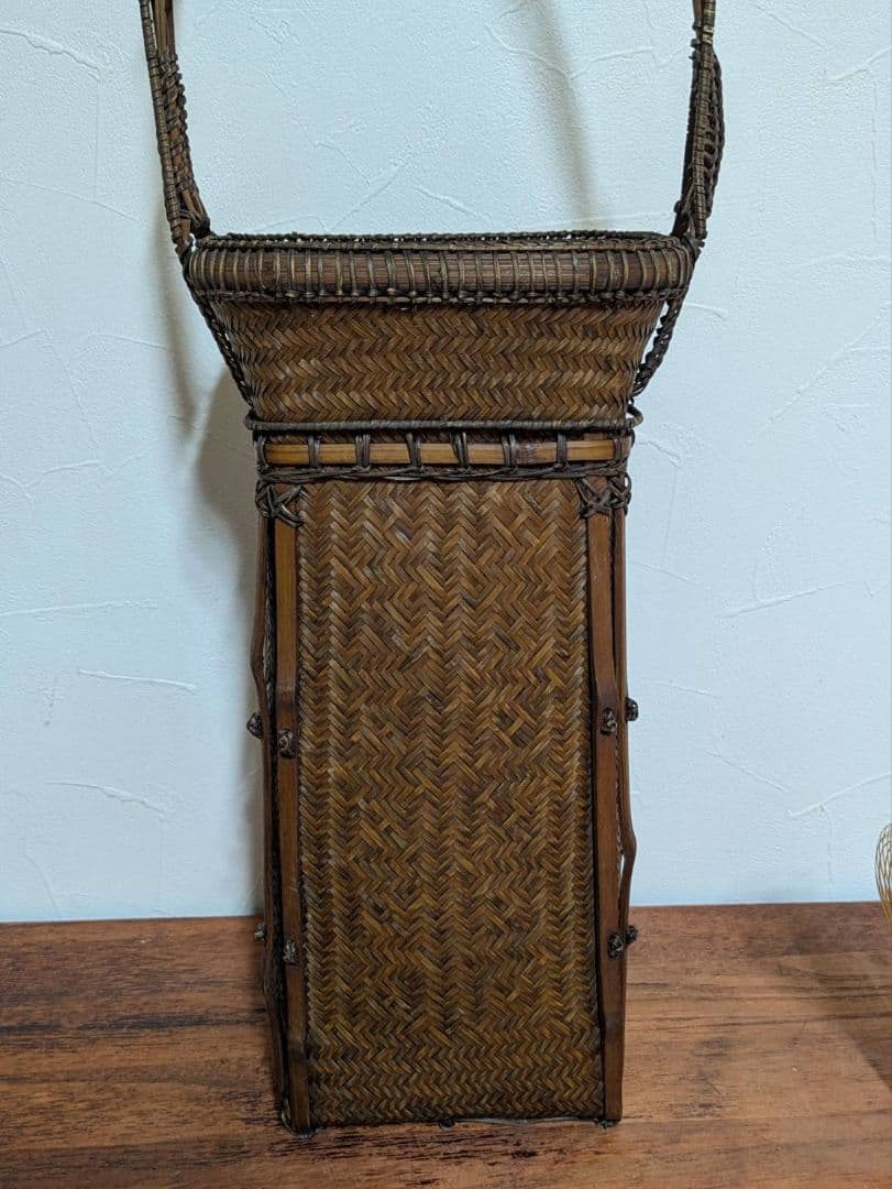 JAPANESE BAMBOO BASKET 煤竹花籠 提籠 花篭 花器 花入