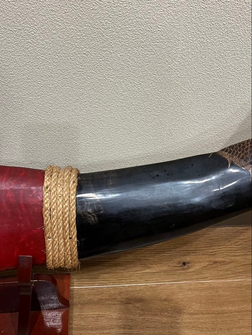 【送料込み】水牛の角　縁起物　骨董品　彫刻品　インテリア　アンティーク　芸術品