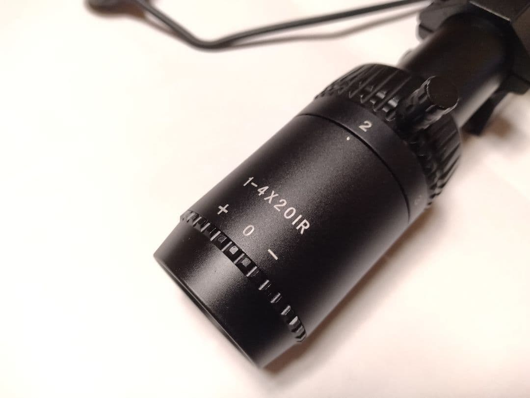 Victoptics ZOD 1-4×20 IR ショート ライフルスコープ