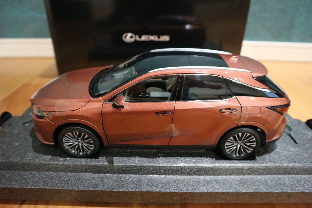 Lexus RX ソニックカッパー ミニカー 1/18
