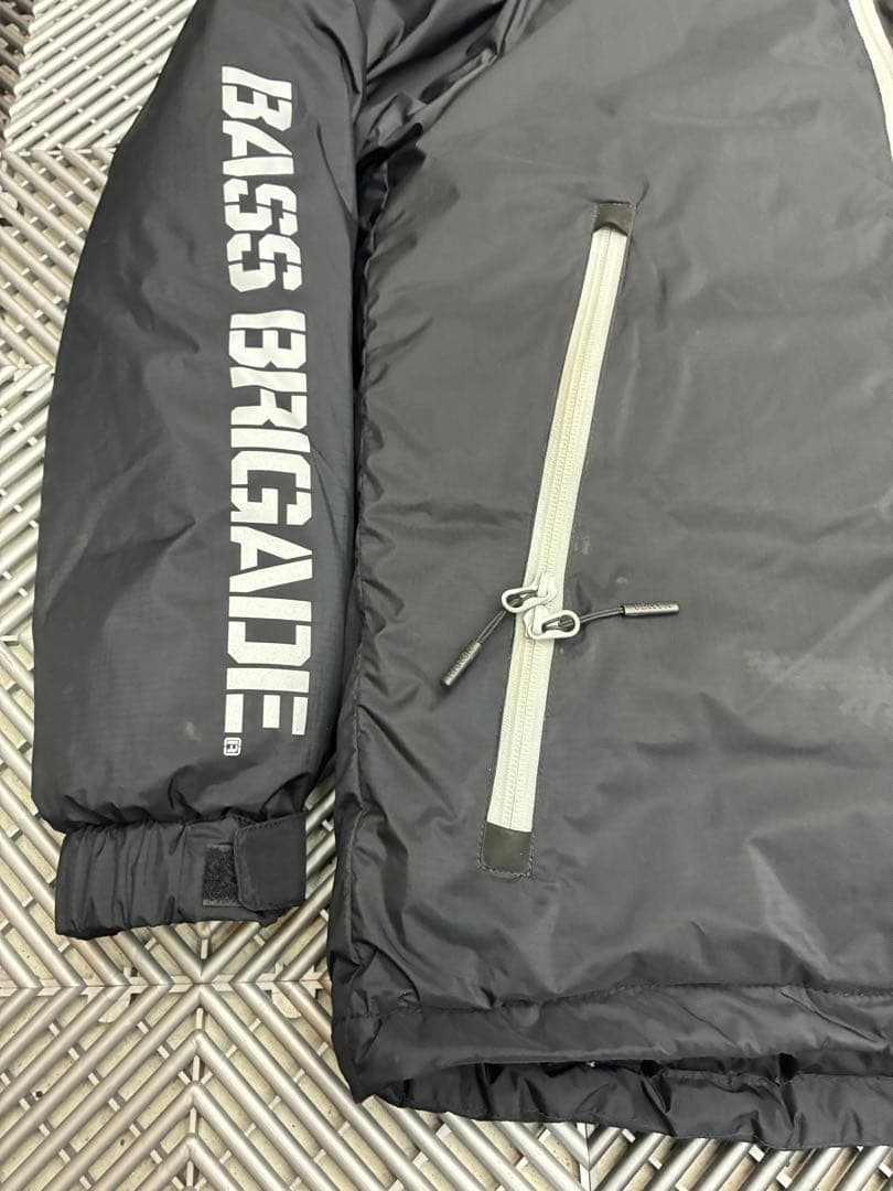 バスブリゲード×ナンガ！オーロラダウンジャケット 760！防水！ブラック&グレー