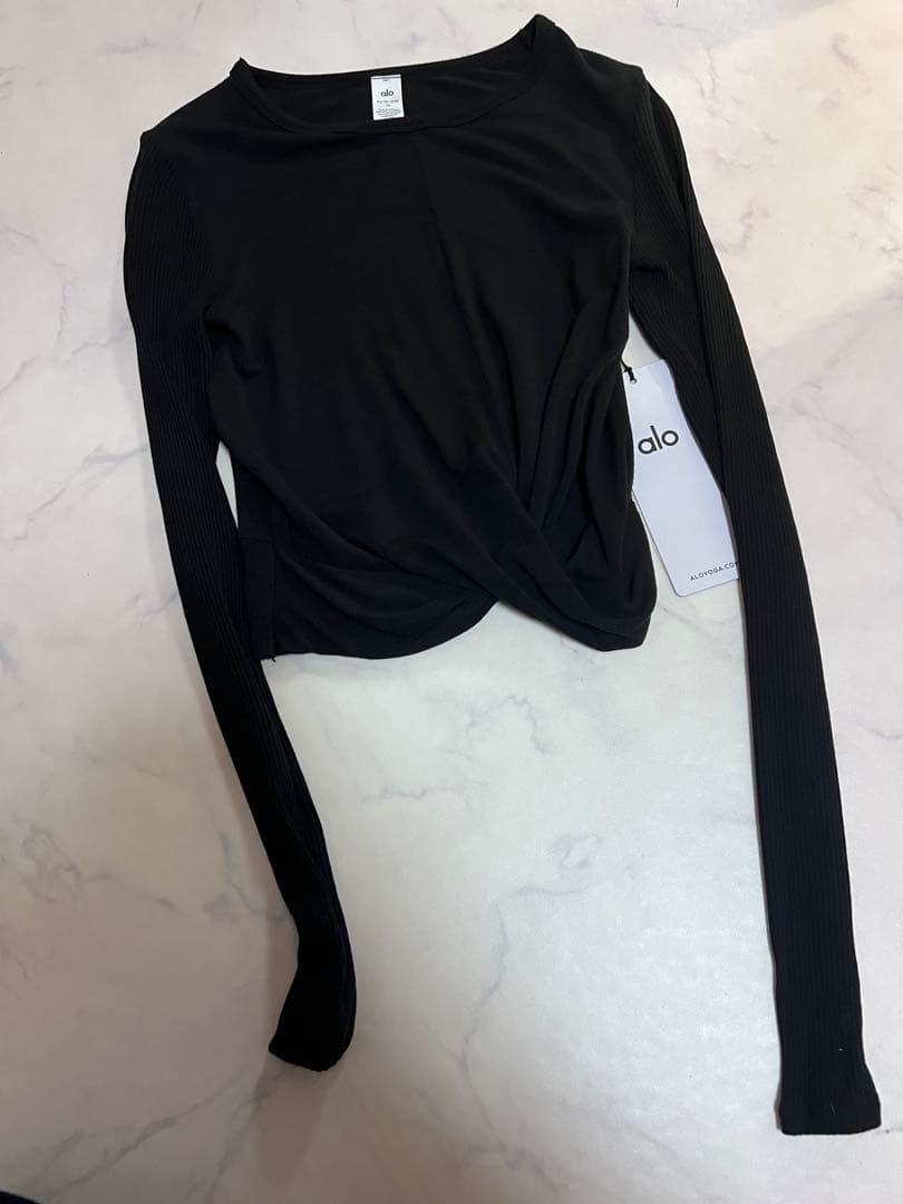 Alo yoga ロングスリーブ　トップス　長袖