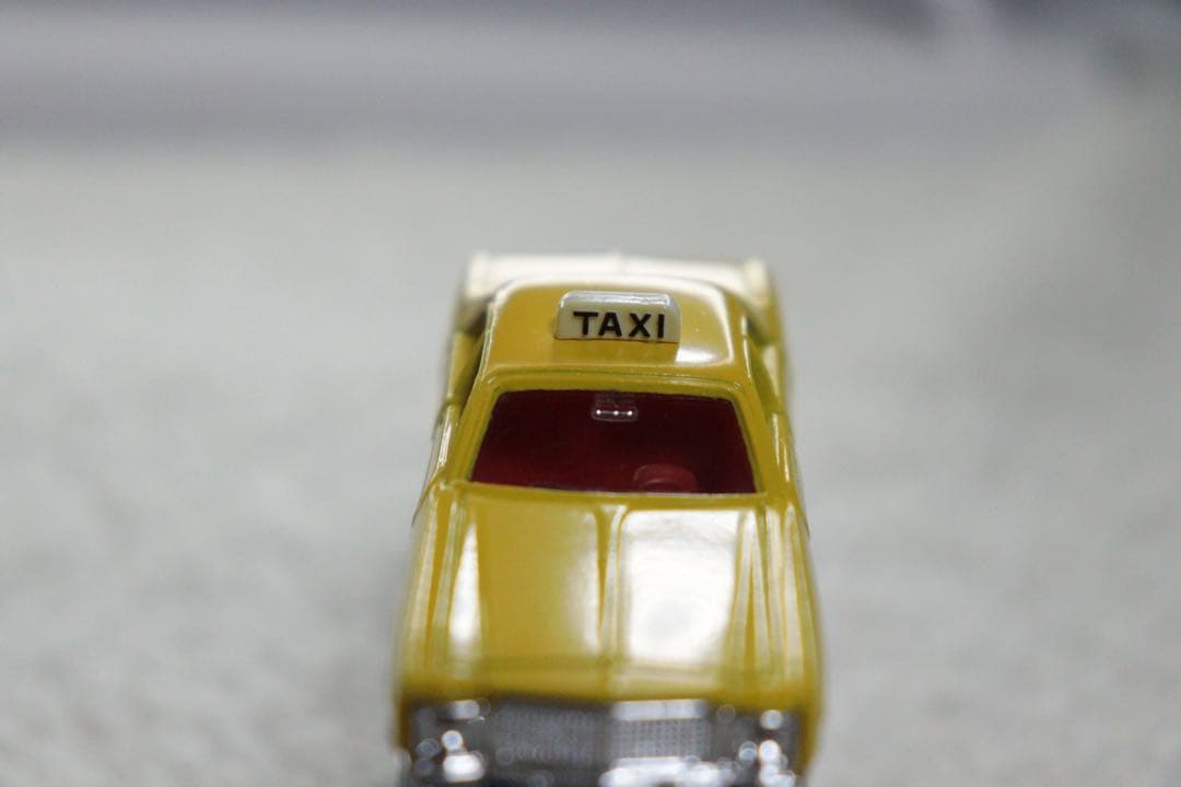 ダッジコロネット　カスタム　タクシー　日本製　トミカ　F18 青箱