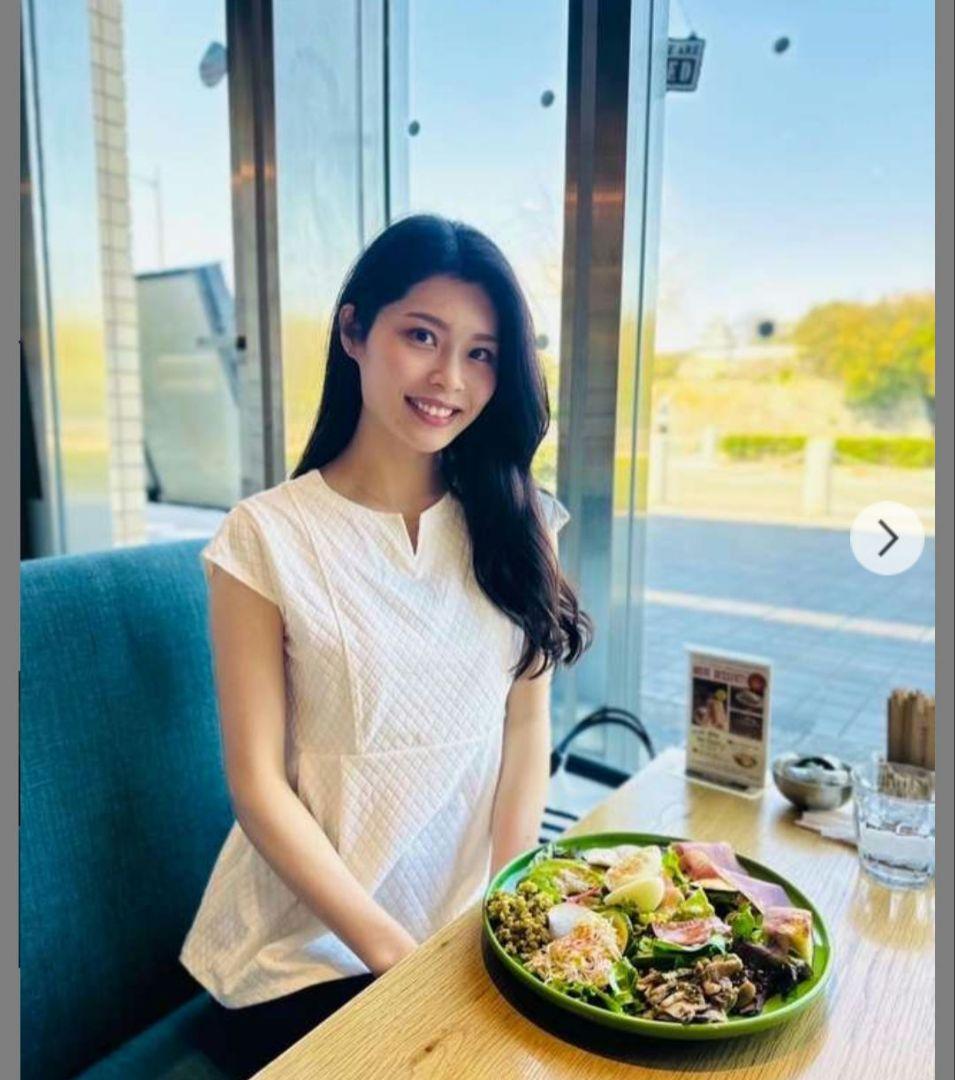 完売品おまけ付き♪未使用ジャガードペプラムトップス　ベージュゴールドLAVA