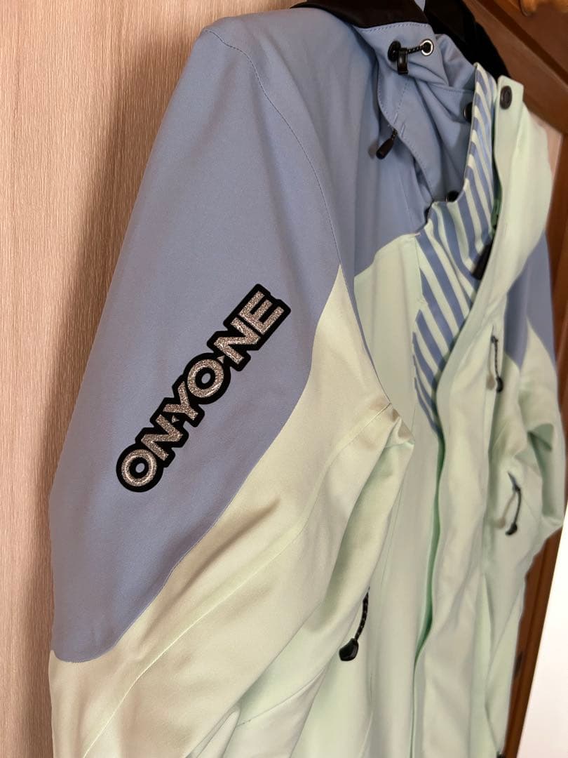 オンヨネ　スキーウェア　デモアウタージャケット　ライムxブルー