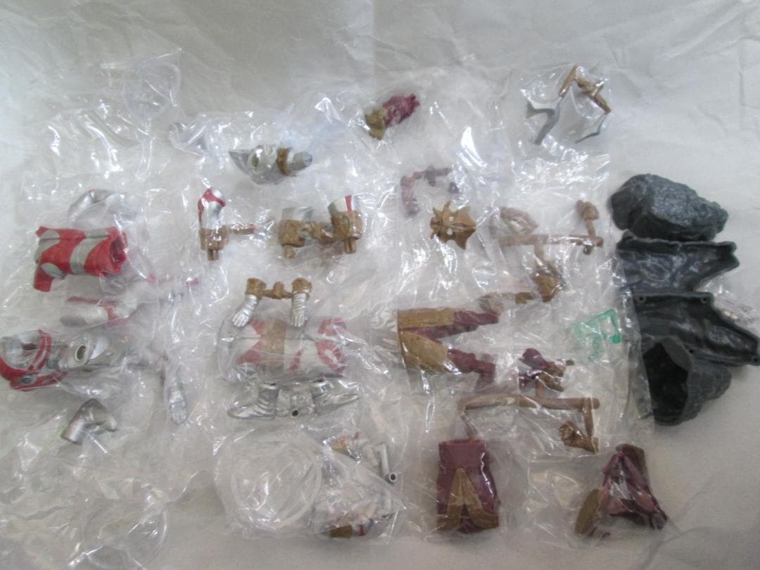 新品未開封　アルティメットルミナス ネクサス ウルトラ6兄弟 ティガ セット