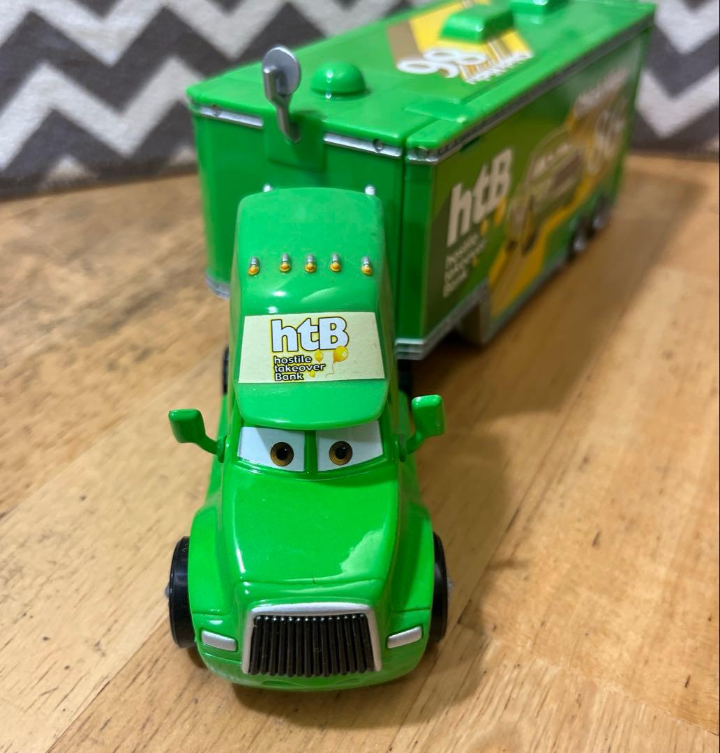 マテル　カーズ　チックヒックス 86 ハウラートレーラー、ピットクルーのセット