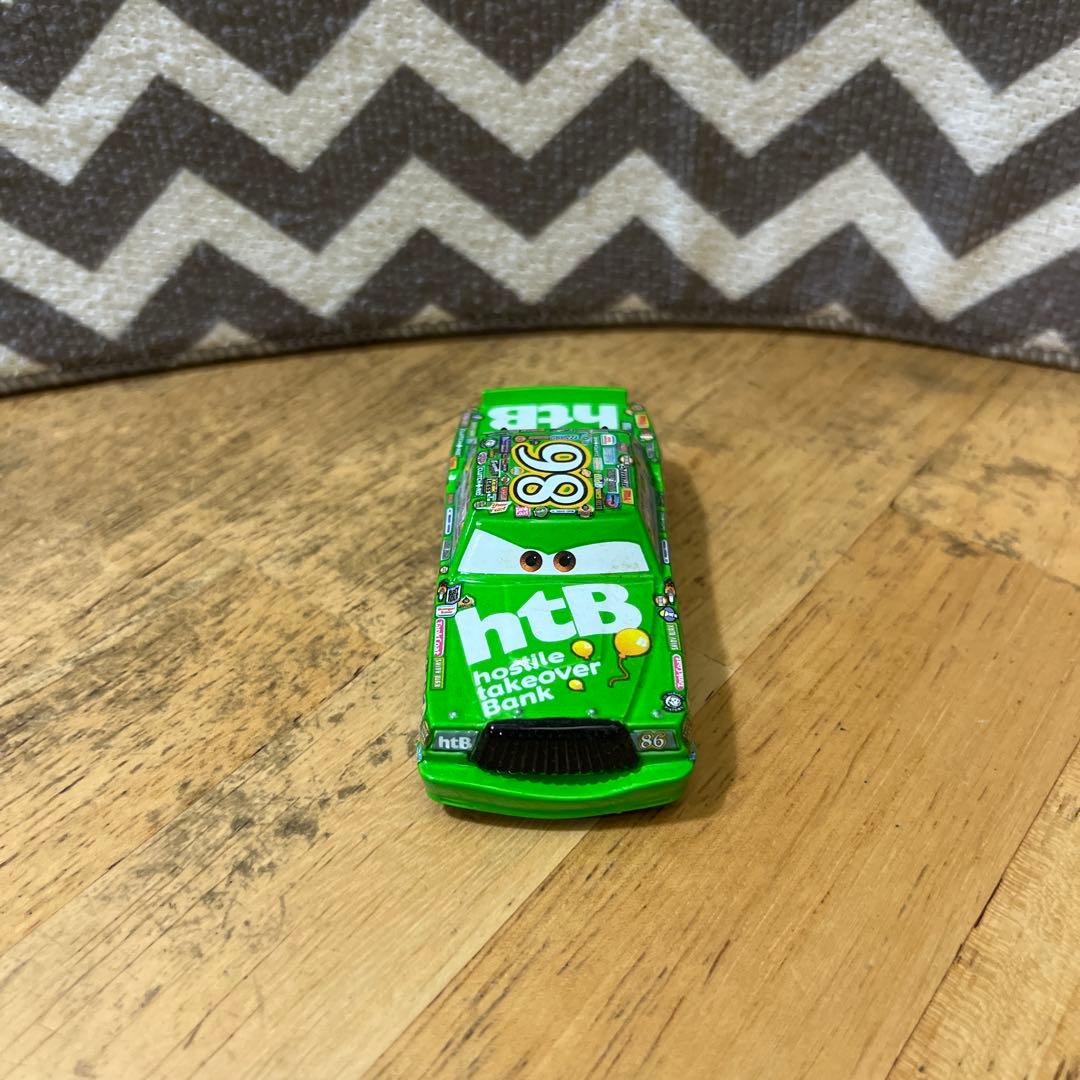 マテル　カーズ　チックヒックス 86 ハウラートレーラー、ピットクルーのセット