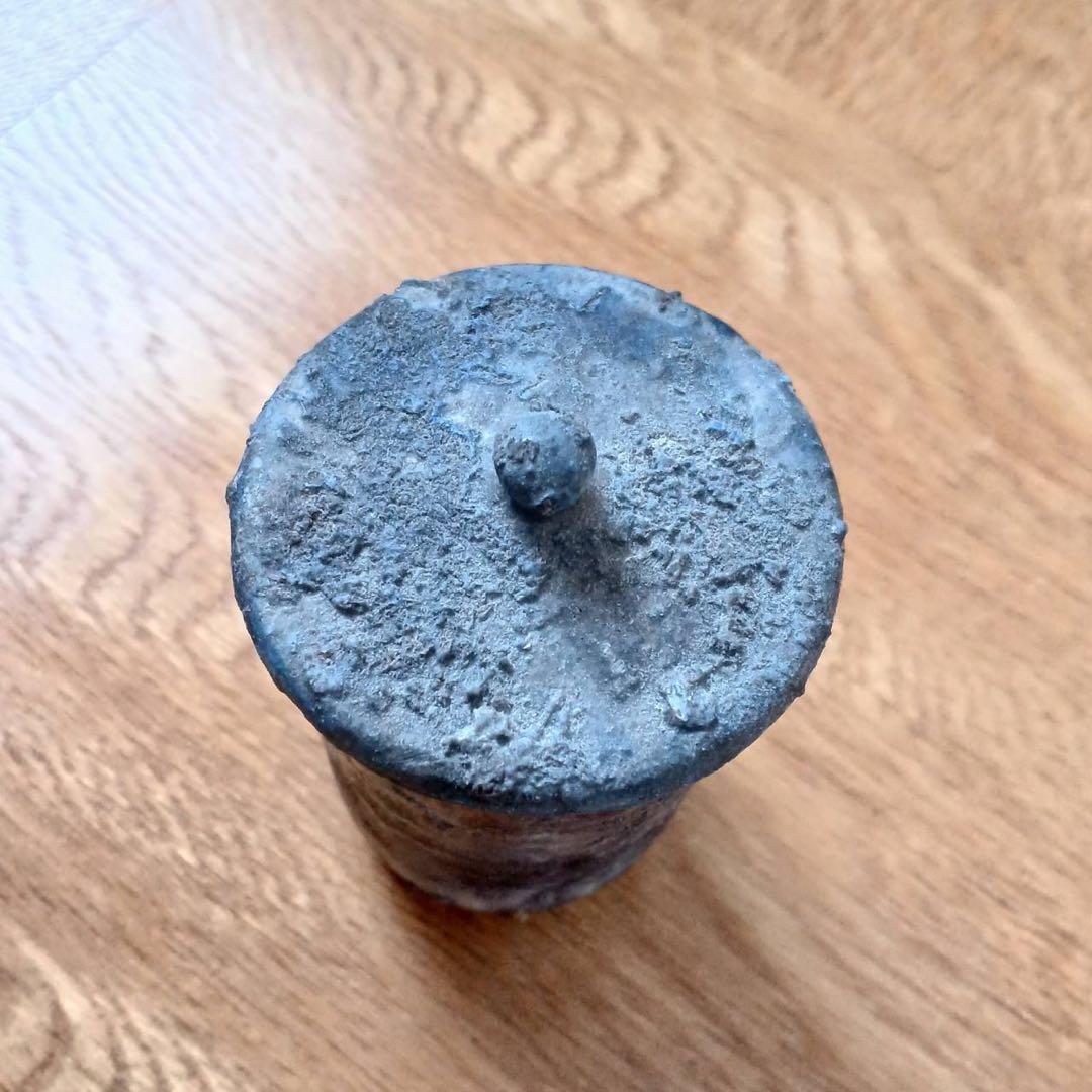 松葉勇樹作の蓋物と小壺