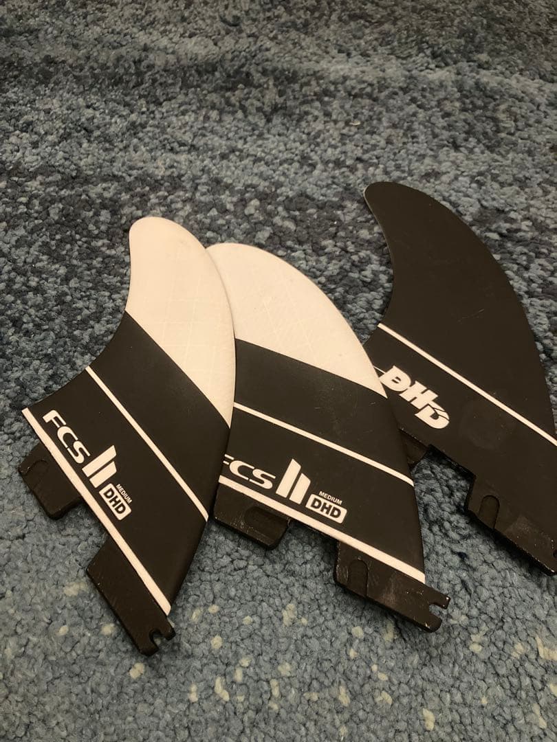 新品同様です　FCS2 DHDフィン　Mサイズ