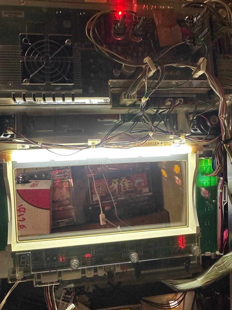 【パチスロ実機ストリートファイターⅣ】ドアキー設定キー、不要機付き！液晶良好。