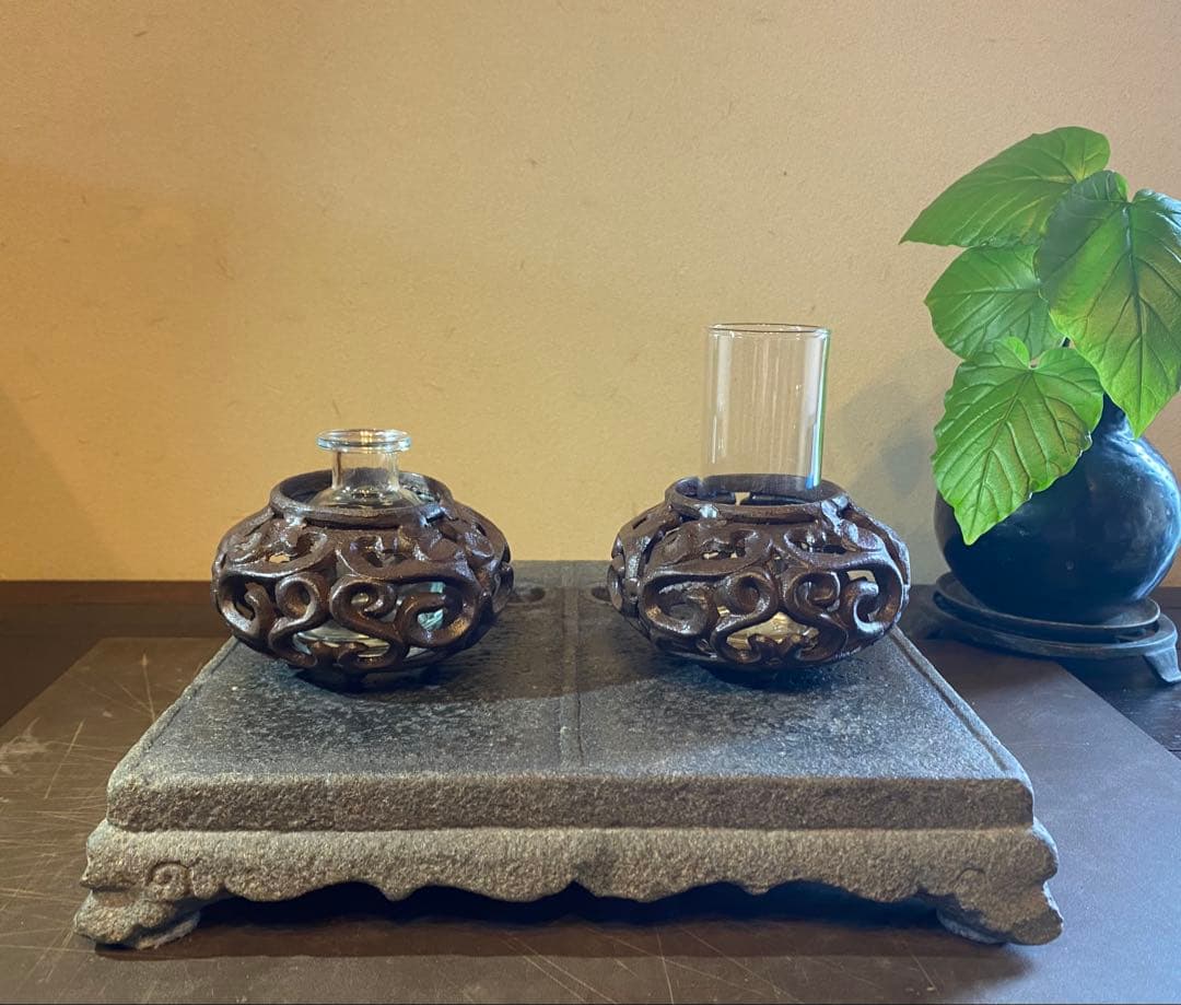 ヴィンテージ　美品アイアン製　ミニ鉢台　２個セット　 水耕育苗用ビーカー付　レア