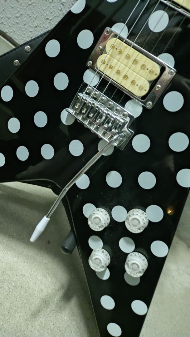 ランディー・ローズ 水玉フライングV レプリカ　　　ランディーストラップ