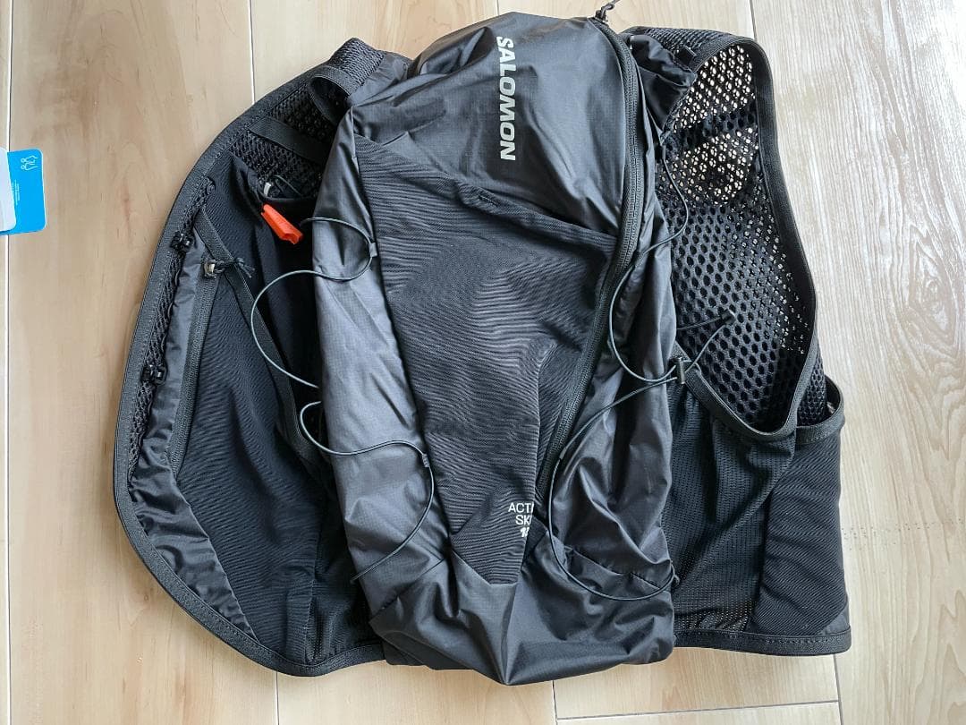 【未使用】サロモン　アクティブスキン 12 （フラスク付）12L Sサイズ