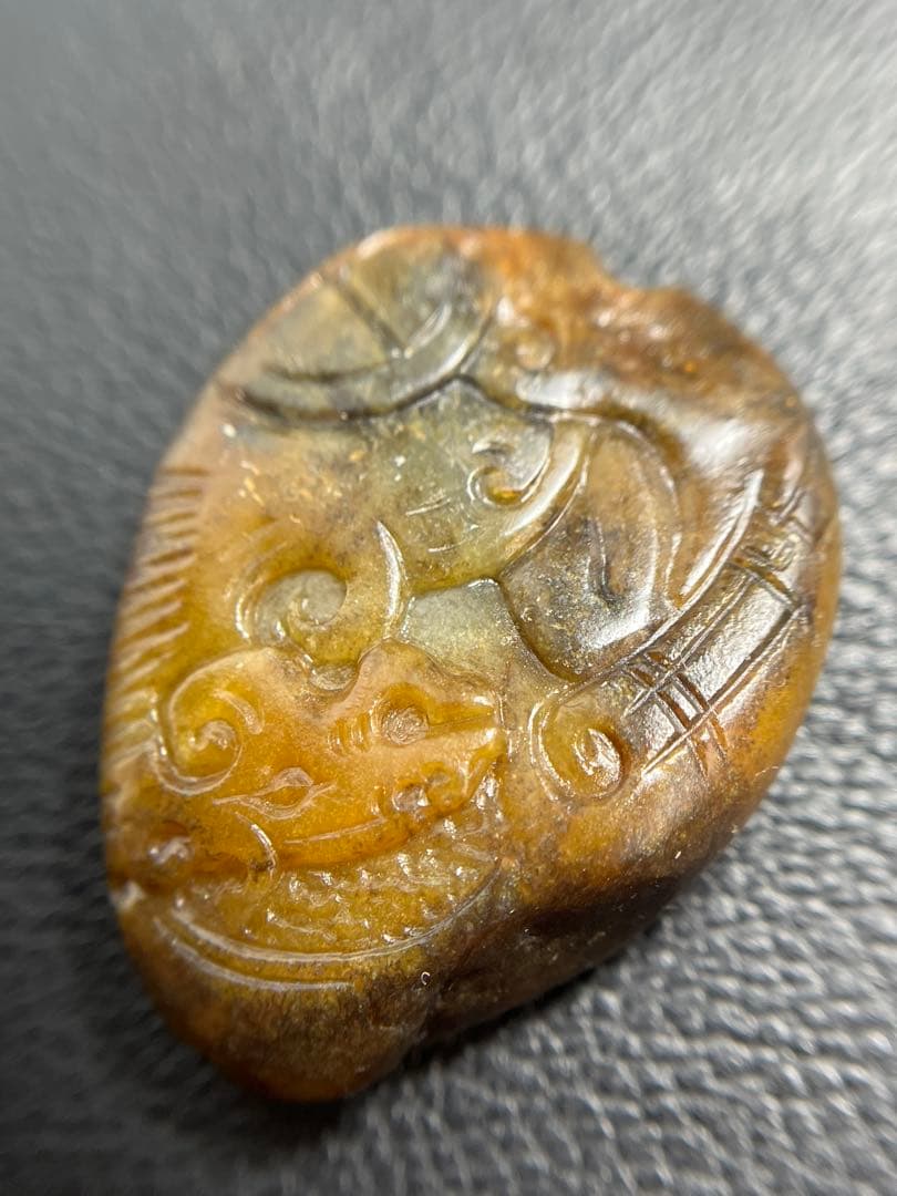 本物！貴重な手彫り和田玉ペンダント★籽料証明書つき