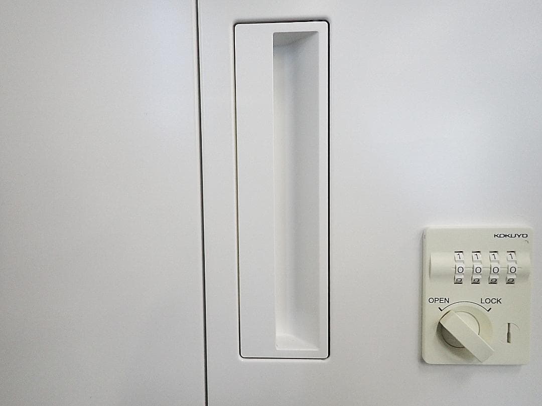 引取り限定　コクヨ　両開き書庫　エディア　ダイヤル錠　31-0621