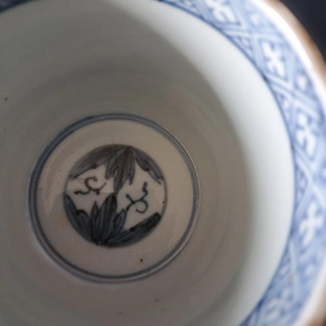 「変わったデザインあります。」 古伊万里蕎麦猪口(直径8.5cm) 骨董アンティ