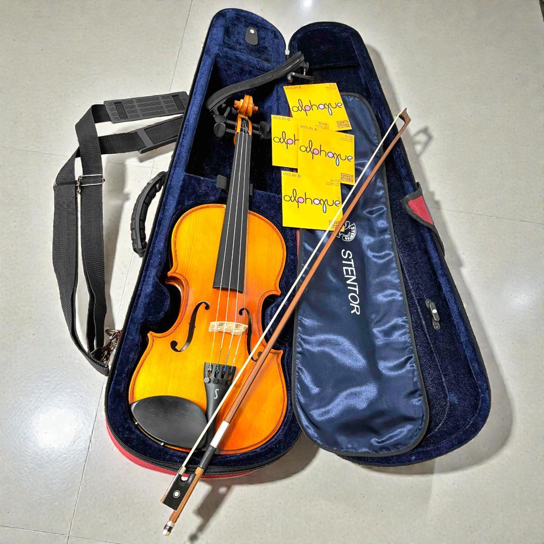 b52⭐️美品＊STENTOR ＊バイオリン【4/4サイズ】＊ケース＊予備弦付