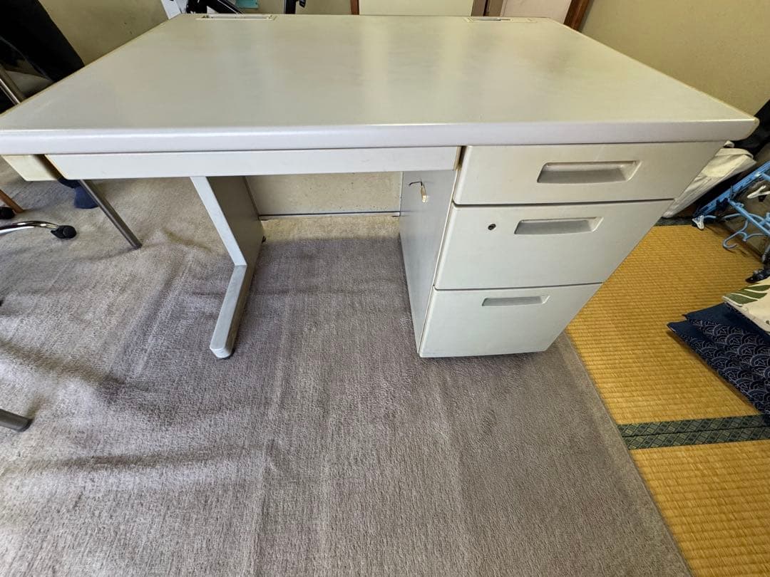 ホワイトオフィスデスク 3つの引き出し付き