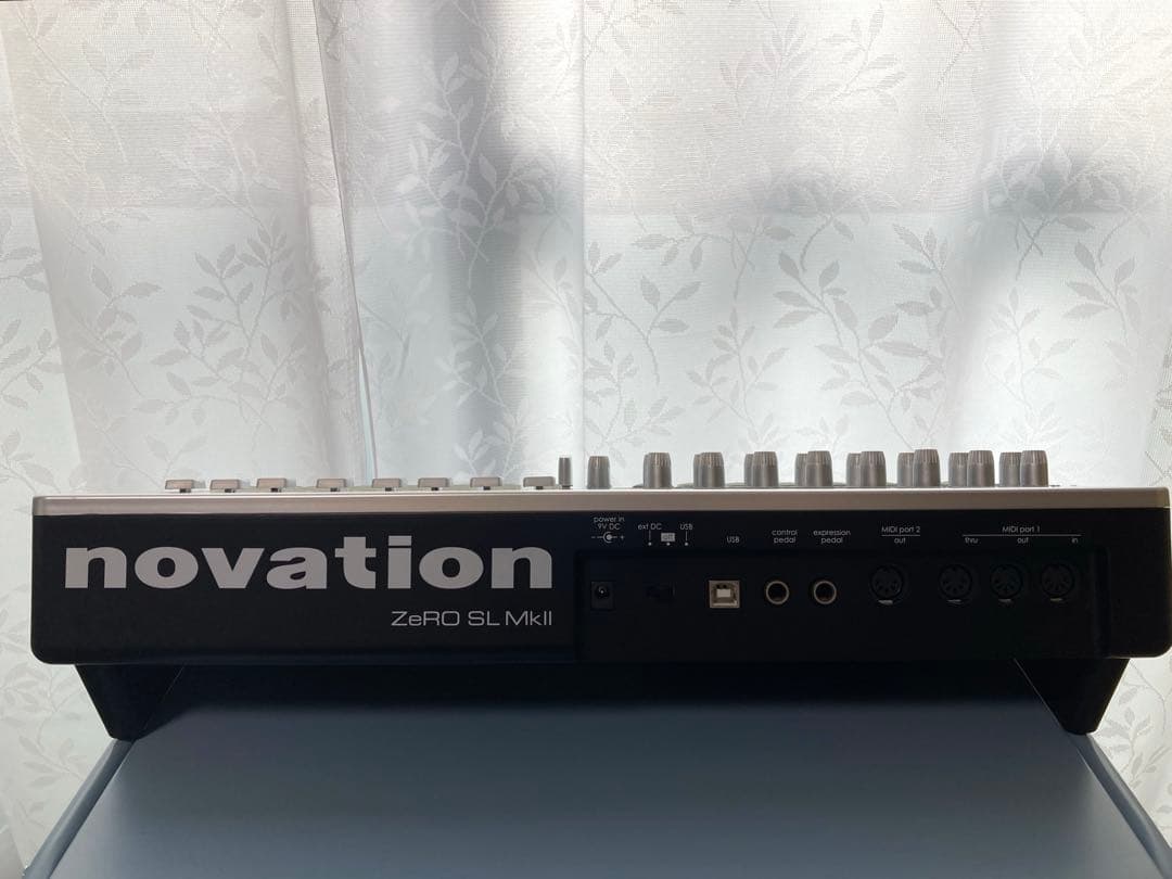 Novation ZeRO SL MkII／MIDIコントローラー