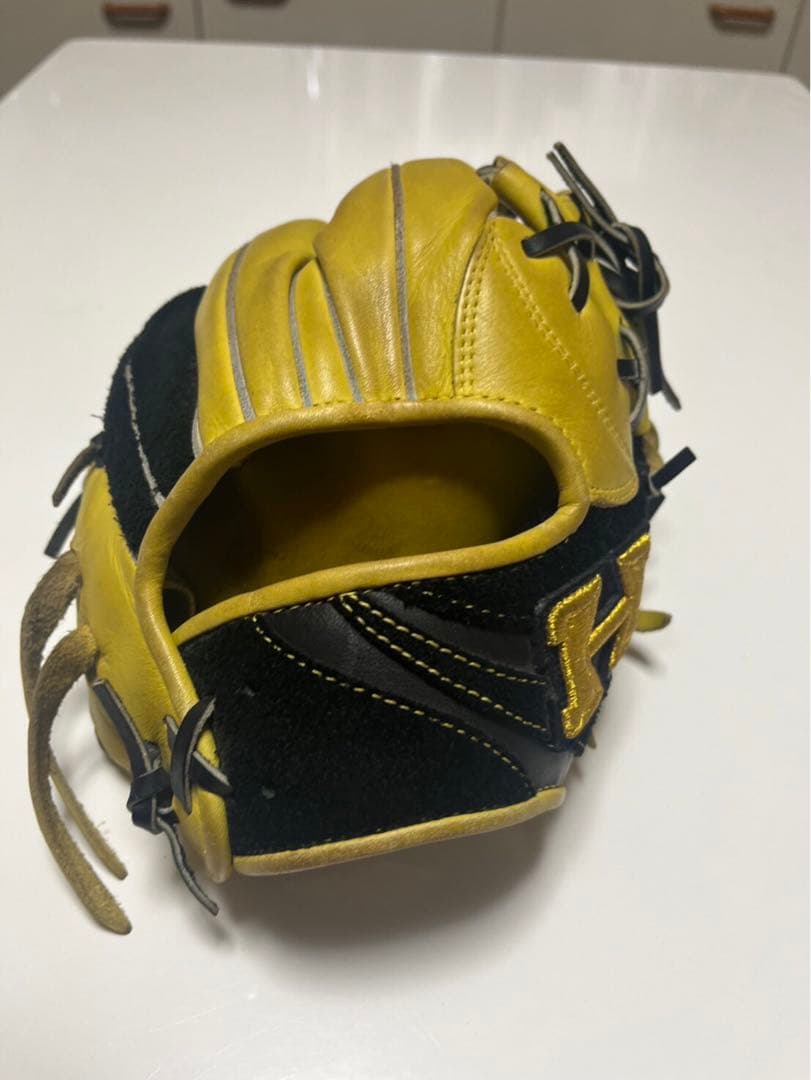 ハイゴールド軟式野球グローブ 黒/黄色