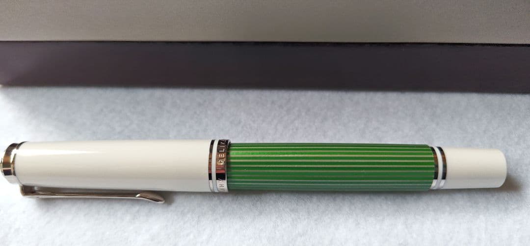 限定品　万年筆　ペリカン　スーベレーンM605　グリーンホワイト　ペン先M　中字