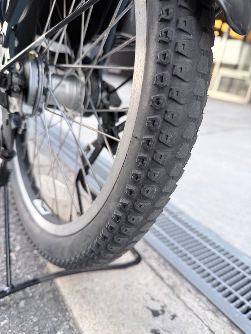 子供乗せ　ブリヂストン　電動アシスト自転車 チャイルドシート付き ダークグリーン