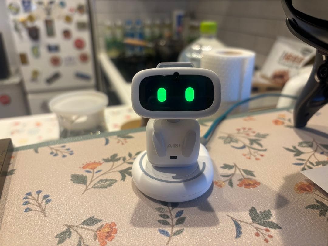 AIロボット ホワイト LED目表示