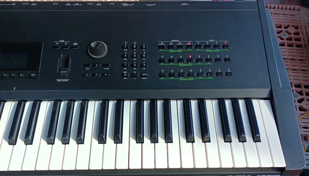 Yamaha SY77 シンセサイザー 61鍵