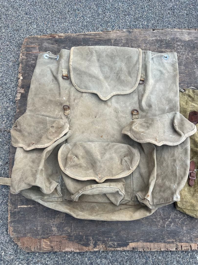 【O-1311】軍物 軍隊 戦争 ミリタリー フライトキャップ リュック 水筒