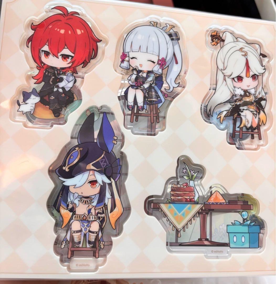 公式正規品　レア　アクスタ　原神公式三周年記念ギフトボックス