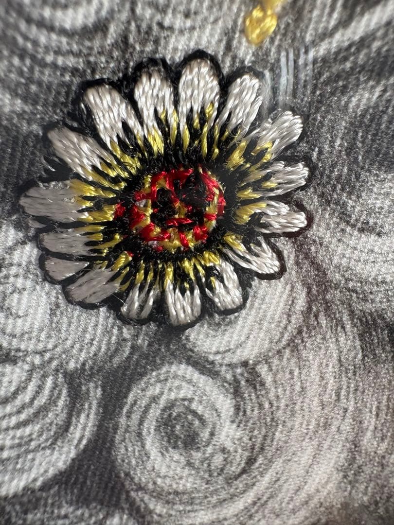 お値下げ中‼️超希少品　刺繍入り　ヒグチユウコ　サイン入り 栞紐　特装版