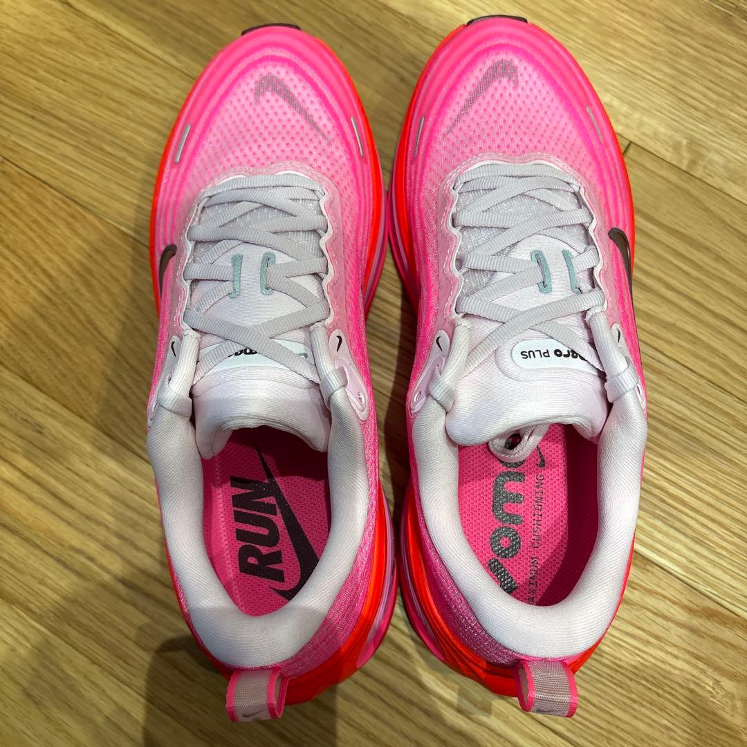 【ウィメンズ27cm(メンズ26.5cm)新品未使用】ナイキ ボメロプラス