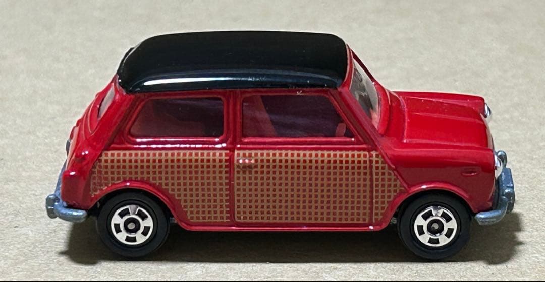 トミカ ミニクーパー サイド網目 黄タンポ 赤/黒ルーフタイプ