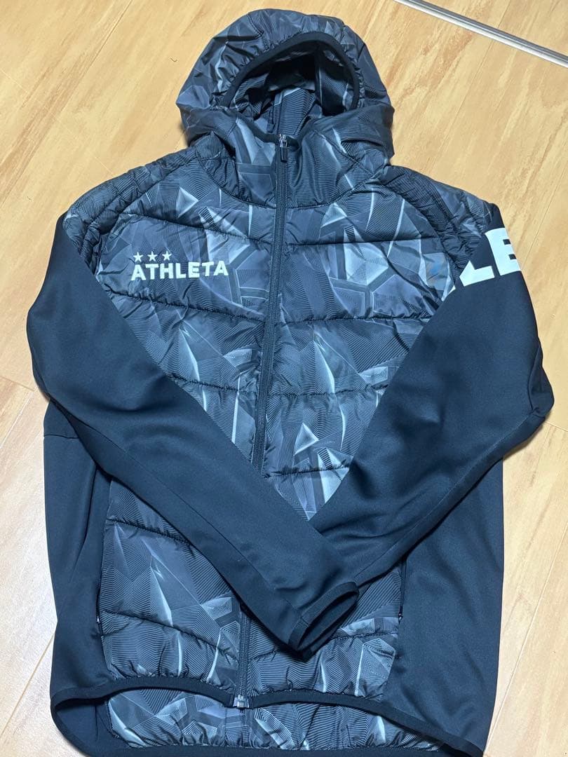 ATHLETA フード付きウォームジャケットMサイズ