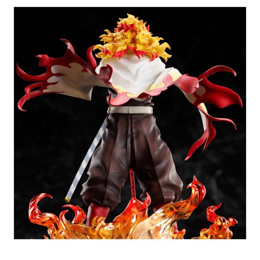 煉獄杏寿郎8/1スケールフィギュア