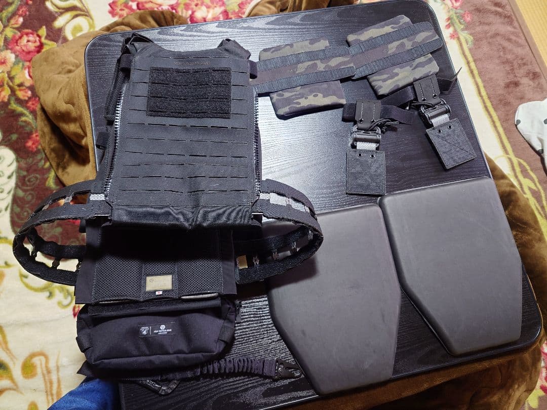 ヴォルクタクティカルギア VOLK SBPC プレートキャリア BLK