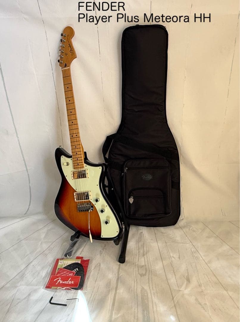 ⚫︎FENDER Player Plus Meteora HH