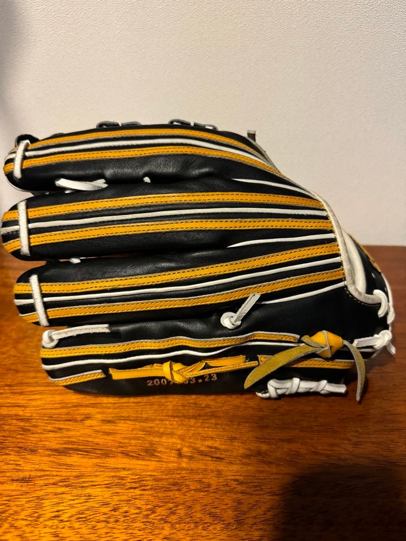 金本　グローブ