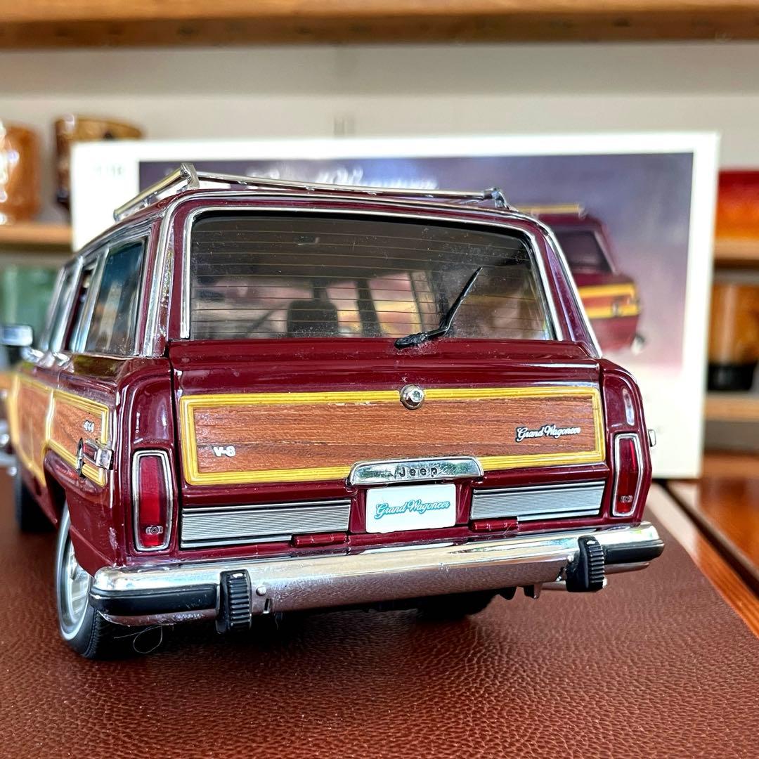 ジープ　グランドワゴニア　Grand Wagoneer AUTOart　1/18