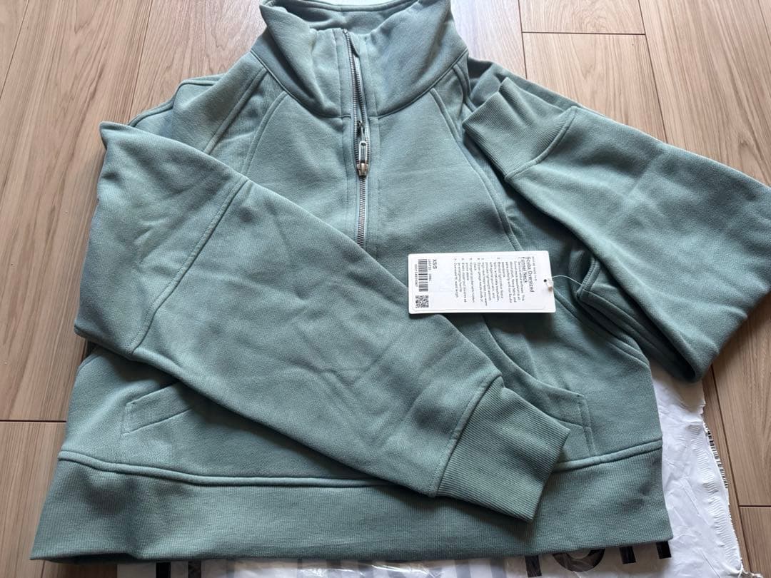 ルルレモン　Scubaオーバーサイズファネルネックハーフジップ