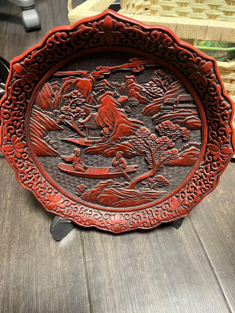 中国美術 彫刻漆器 堆朱風 飾り皿 山水人物図 中国製 インテリア