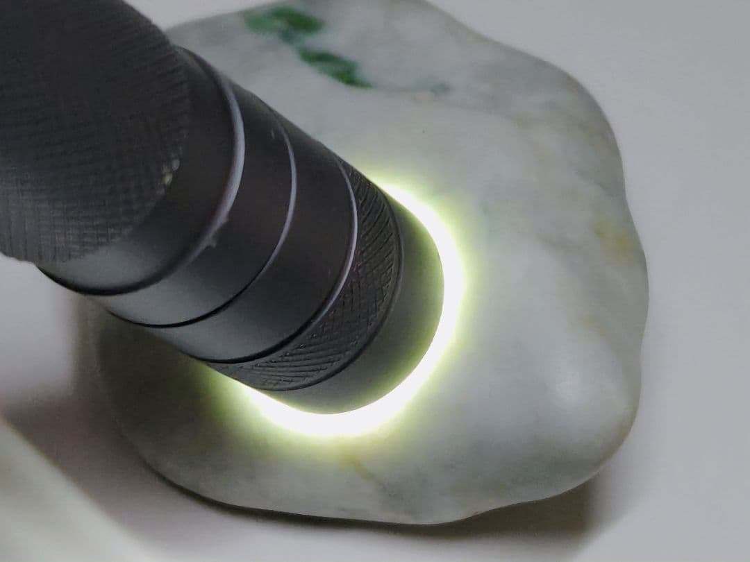 糸魚川160 翡翠 146g ヒスイ 原石 鑑賞石 自然石 誕生石 鉱物 鉱石