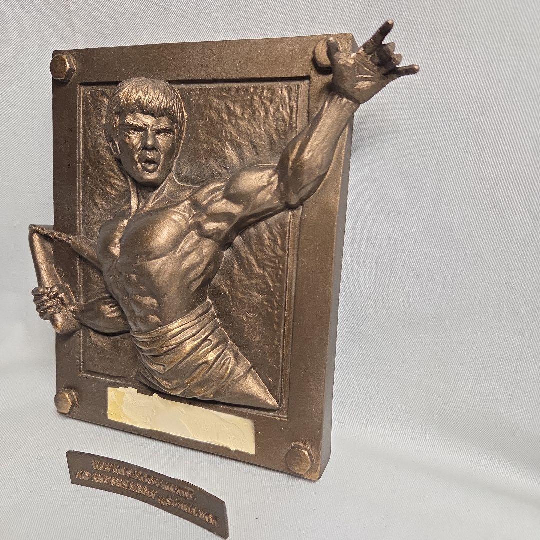 ブルース・リー　没後２５周年記念限定レリーフ