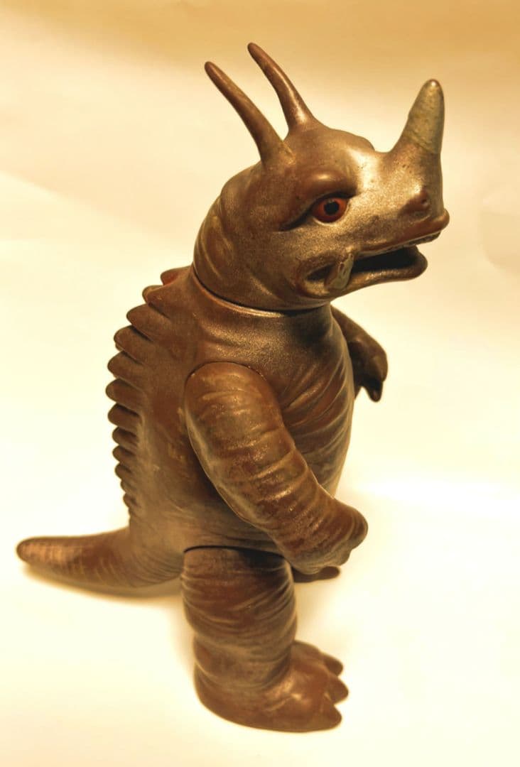 フィギュア怪獣ソフビネロンガ