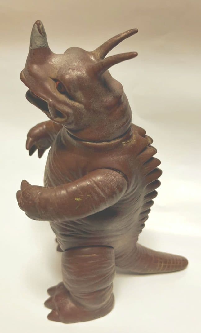 フィギュア怪獣ソフビネロンガ