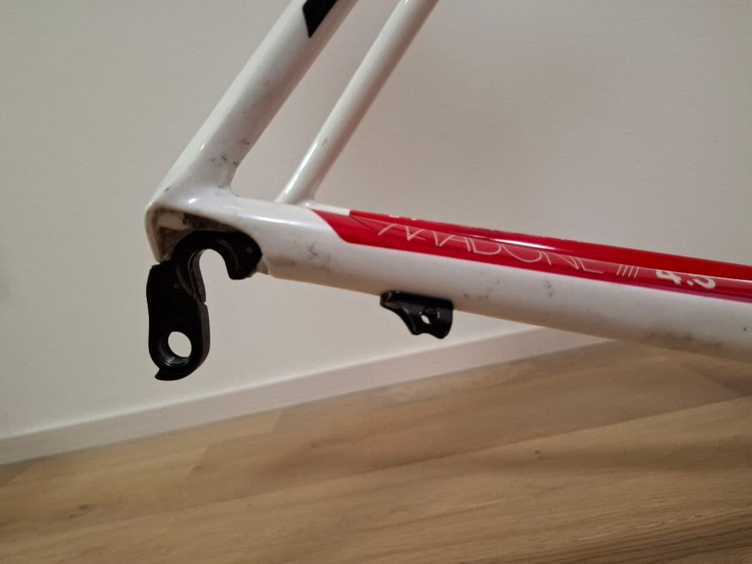 ま*ろ様 TREK MADONE4.5 フレームセット カーボンフレーム　56サ